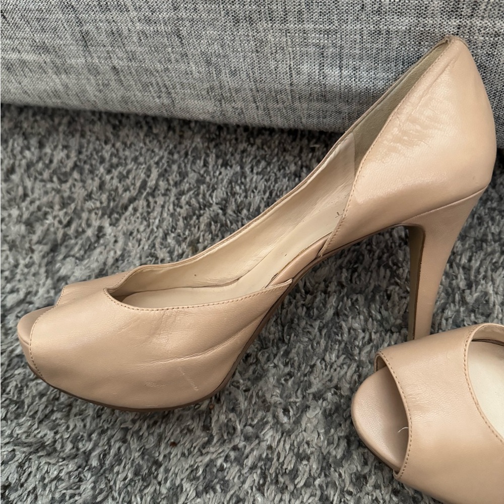 Nude Heels - Nine West size 8 - Picture 8 of 14